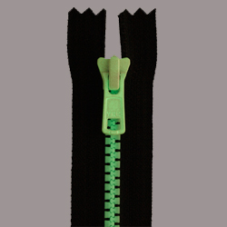 YKK   LUMIFINE?